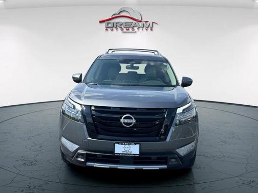 2025 Nissan Pathfinder SL 4WD