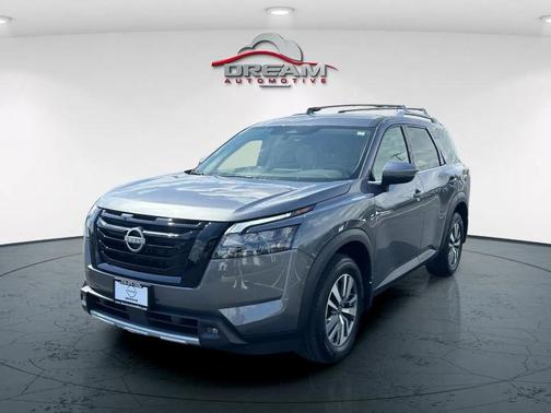 2025 Nissan Pathfinder SL 4WD