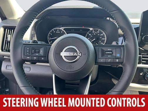2025 Nissan Pathfinder SL 4WD