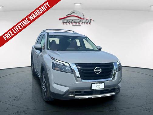 2025 Nissan Pathfinder Platinum FWD