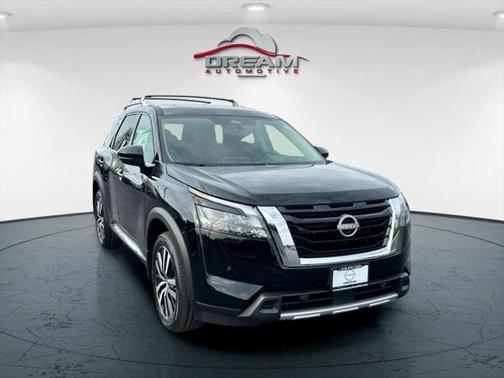 2025 Nissan Pathfinder Platinum 4WD