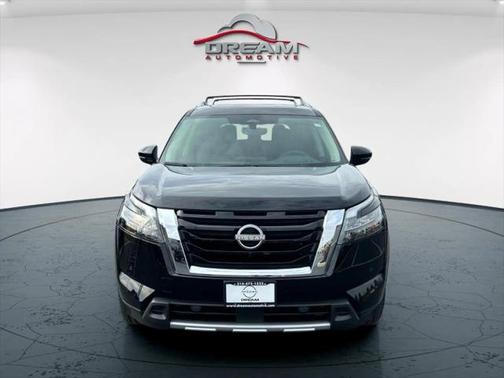 2025 Nissan Pathfinder Platinum 4WD