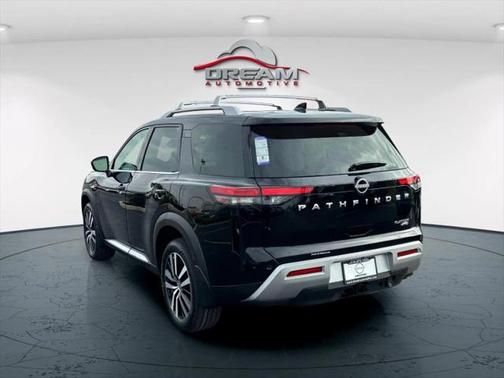 2025 Nissan Pathfinder Platinum 4WD