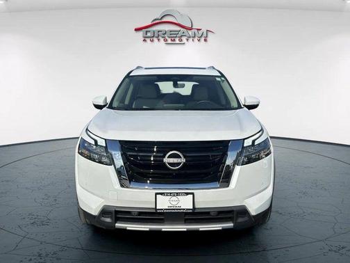 2025 Nissan Pathfinder SL 4WD