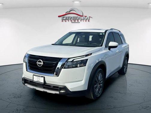 2025 Nissan Pathfinder SL 4WD