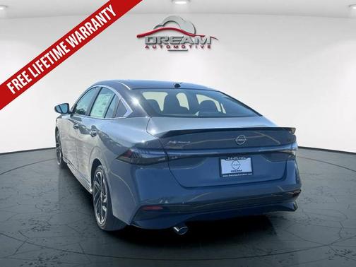 Atlantic Gray Metallic/Super Black 2026 Nissan Sentra SR