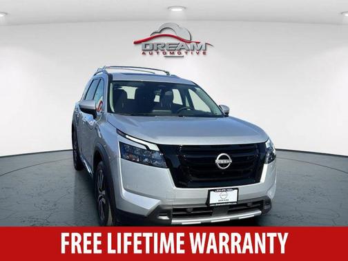 2025 Nissan Pathfinder Platinum FWD