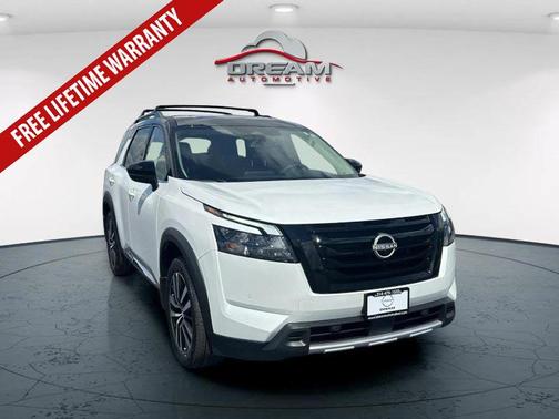 2025 Nissan Pathfinder Platinum 4WD