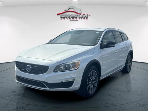 Crystal White Pearl 2017 Volvo V60 Cross Country T5 Platinum