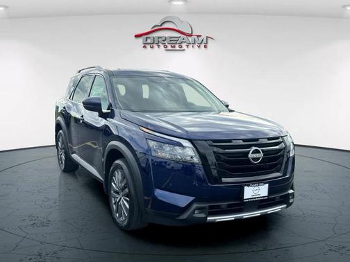 2025 Nissan Pathfinder SL 4WD