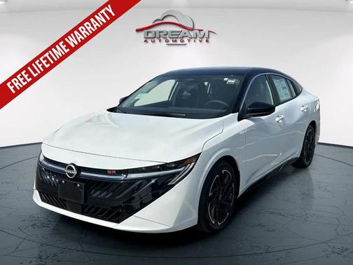 Aspen White Tricoat/Super Black 2026 Nissan Sentra SR