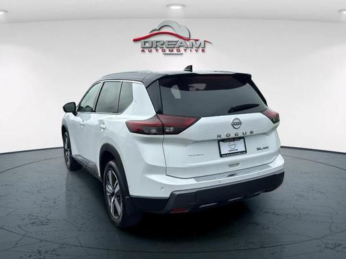 2025 Nissan Rogue SL