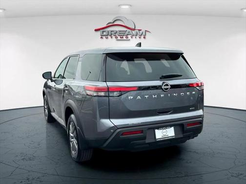 2025 Nissan Pathfinder S