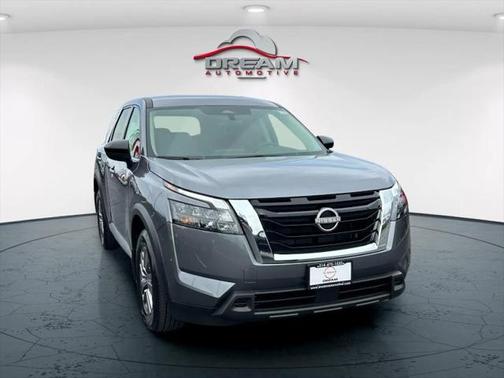 2025 Nissan Pathfinder S