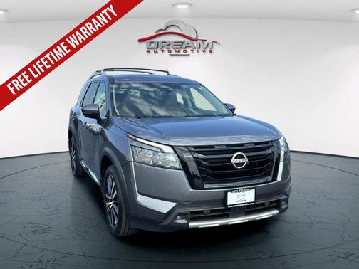 2025 Nissan Pathfinder Platinum FWD
