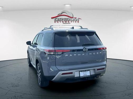 2025 Nissan Pathfinder Platinum 4WD