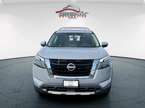 2025 Nissan Pathfinder Platinum 4WD
