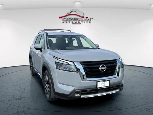 2025 Nissan Pathfinder Platinum 4WD
