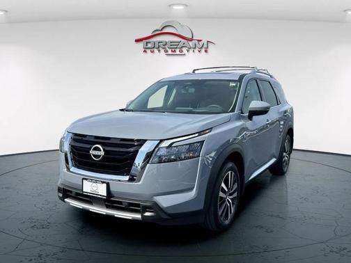 2025 Nissan Pathfinder Platinum 4WD