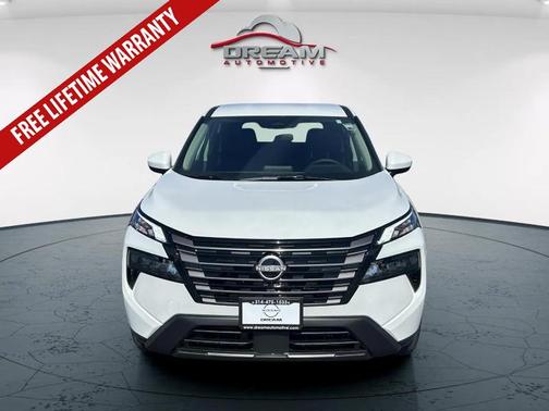 Everest White Pearl Tricoat 2026 Nissan Rogue SV