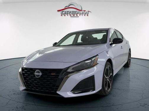 2025 Nissan Altima SR FWD
