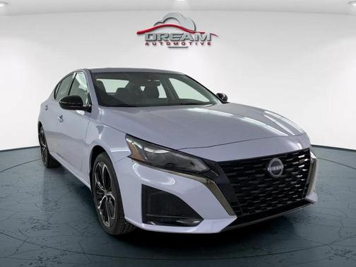 2025 Nissan Altima SR FWD