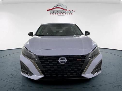 2025 Nissan Altima SR FWD