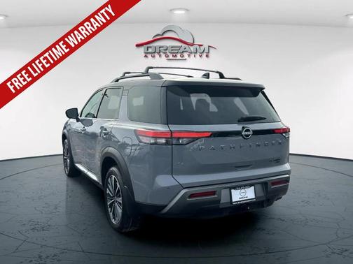 2026 Nissan Pathfinder Platinum