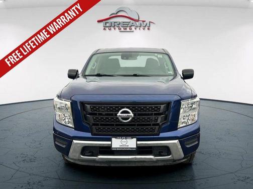2022 Nissan Titan SV
