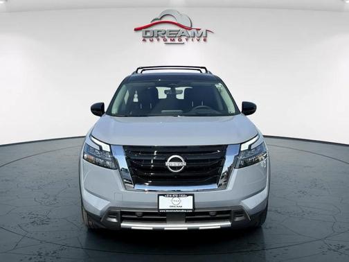2025 Nissan Pathfinder Platinum 4WD