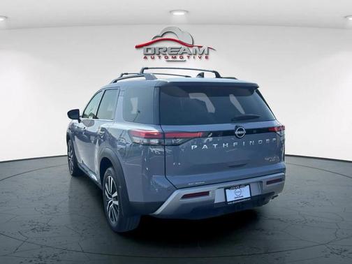 2025 Nissan Pathfinder Platinum 4WD