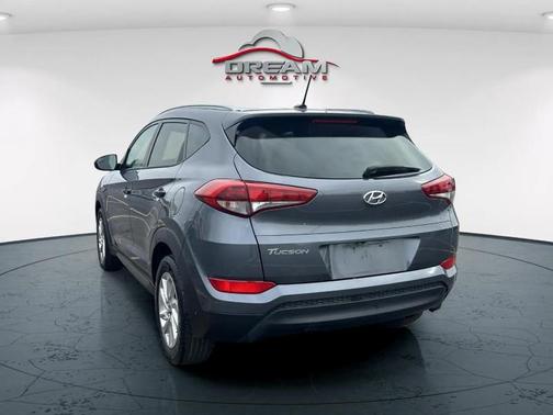 2016 Hyundai TUCSON SE