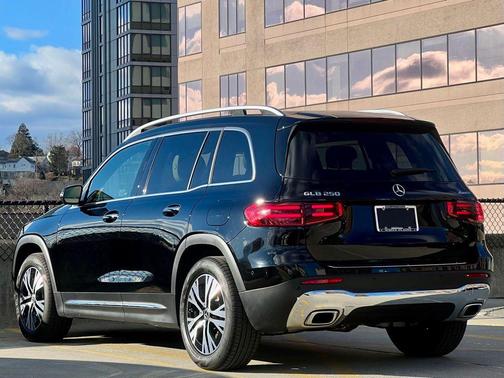 2026 Mercedes-Benz GLB 250 4MATIC