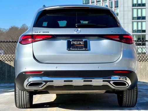 2026 Mercedes-Benz GLC 300 4MATIC