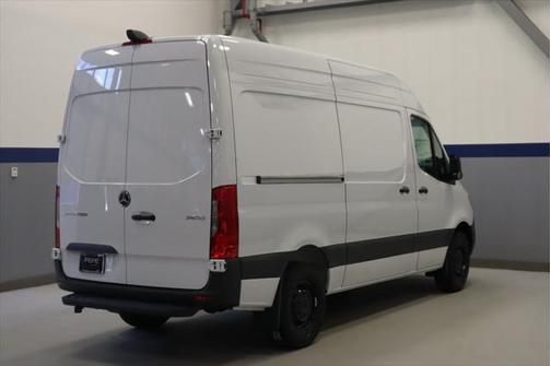 2025 Mercedes-Benz Sprinter 2500 Standard Roof
