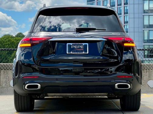 Black 2024 Mercedes-Benz GLE 450 4MATIC