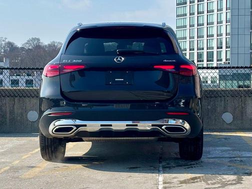 2026 Mercedes-Benz GLC 300 4MATIC
