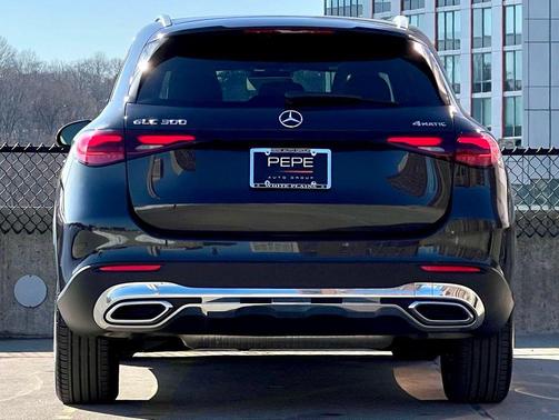 2026 Mercedes-Benz GLC 300 4MATIC