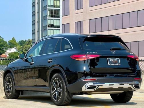 Black 2026 Mercedes-Benz GLC 300 4MATIC