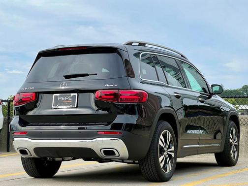 2025 Mercedes-Benz GLB 250 4MATIC