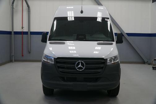 2025 Mercedes-Benz Sprinter 2500 Standard Roof