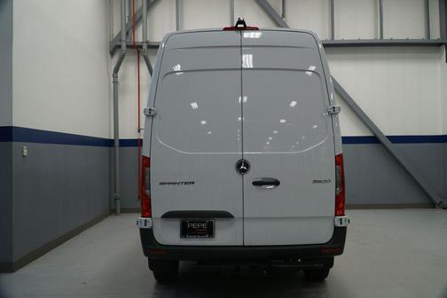 2025 Mercedes-Benz Sprinter 2500 Standard Roof