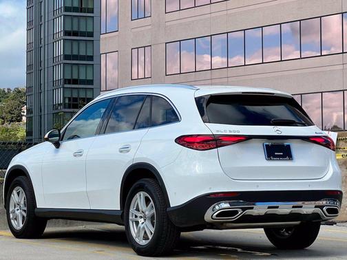Polar White 2026 Mercedes-Benz GLC 300 4MATIC