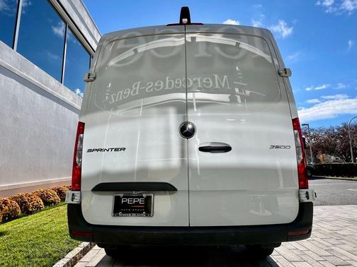 2025 Mercedes-Benz Sprinter 2500 Standard Roof