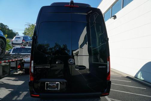 2026 Mercedes-Benz Sprinter 2500 Passenger 170 WB