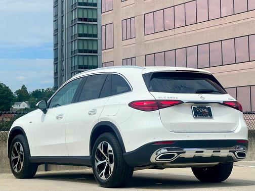 2025 Mercedes-Benz GLC 350e Base