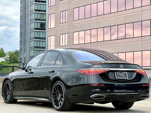 Obsidian Black Metallic 2023 Mercedes-Benz S-Class 4MATIC