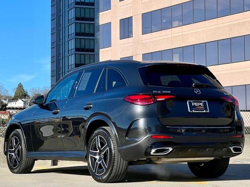 2025 Mercedes-Benz GLC 300 4MATIC