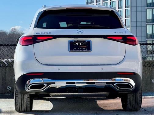 2026 Mercedes-Benz GLC 300 4MATIC