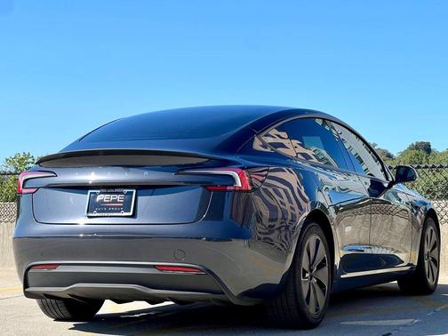 2025 Tesla Model 3 Long Range